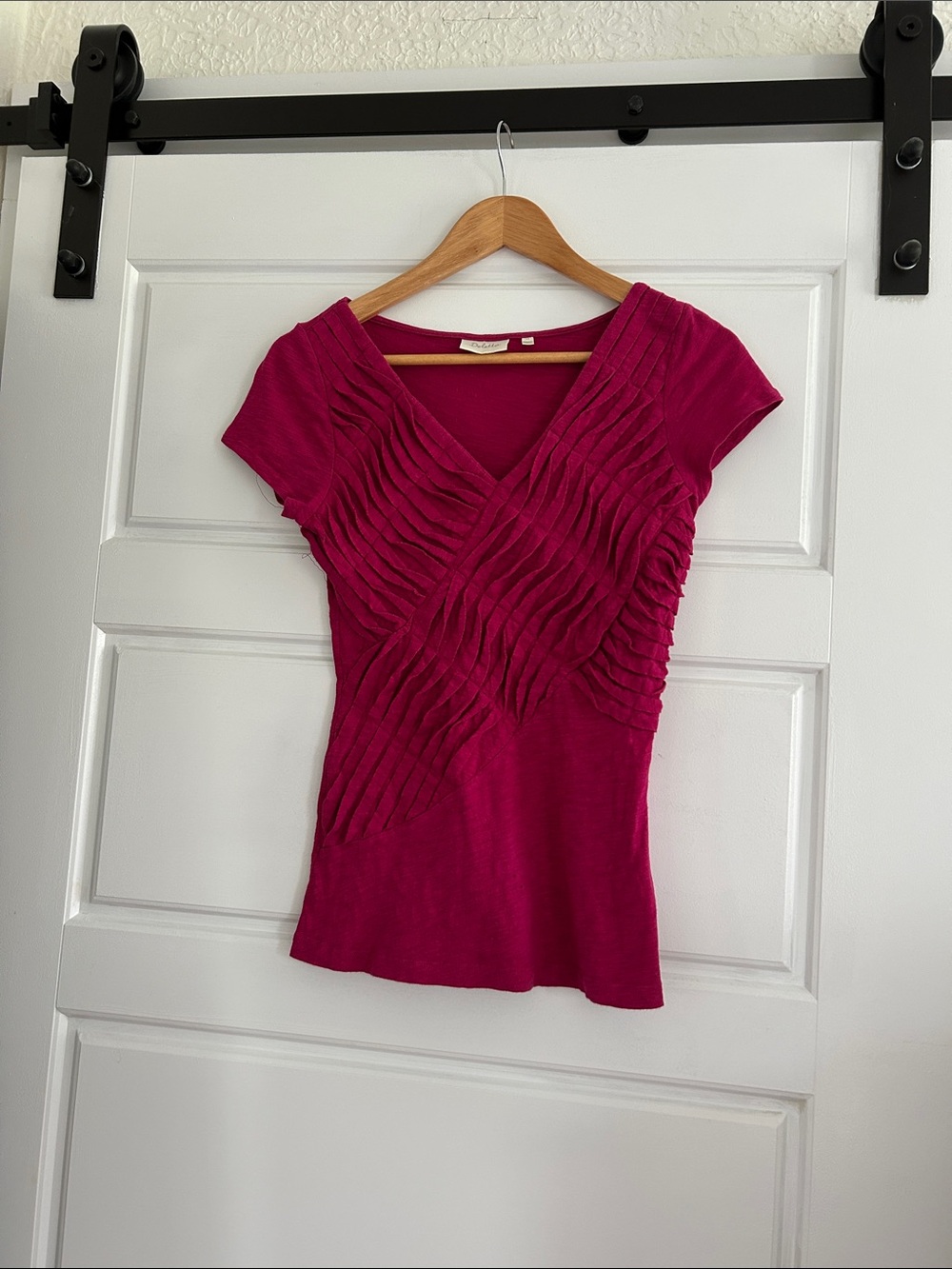 Fuchsia Textured V-Neck Cap Sleeve Top